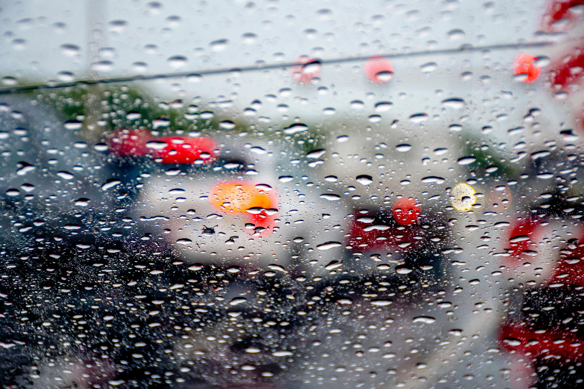 Commercial vehicle windscreen